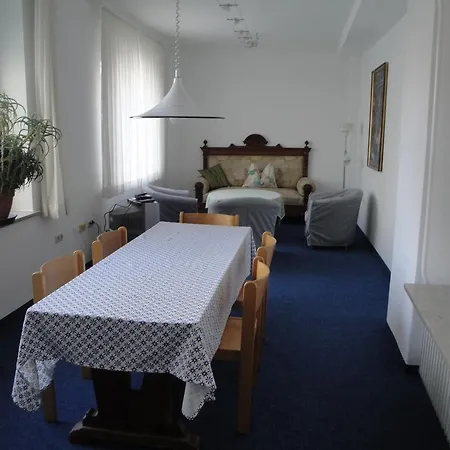 Bed & Kitchen Burgau Apartment Exterior photo