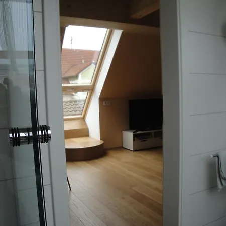 Bed & Kitchen Burgau Apartment Room photo