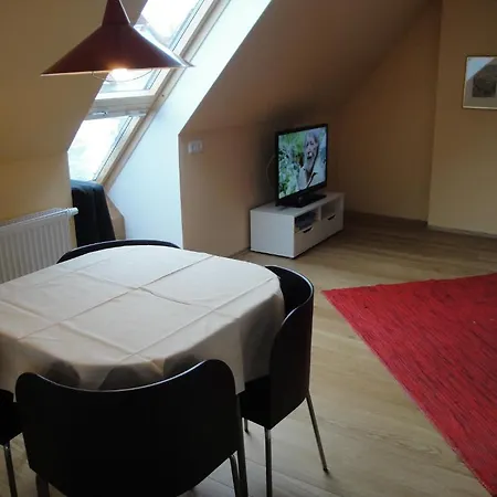 Bed & Kitchen Burgau Apartment Room photo