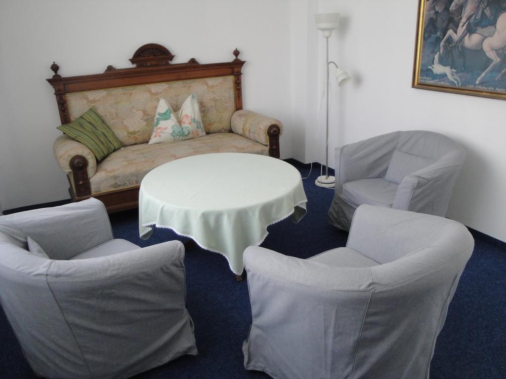 Bed & Kitchen Apartment Burgau