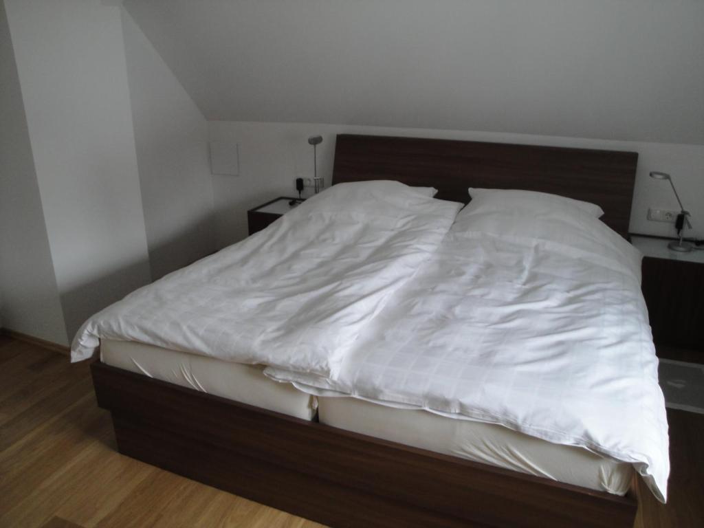 Bed & Kitchen Burgau