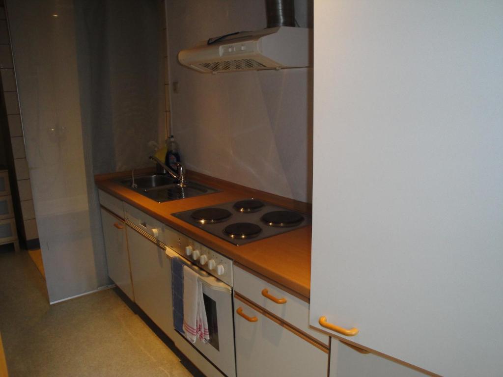 Bed & Kitchen Apartment *